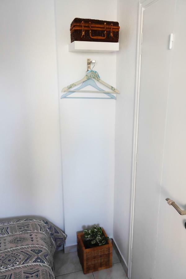 Inspiration Guestroom With Amazing Roof Garden Athena Bagian luar foto